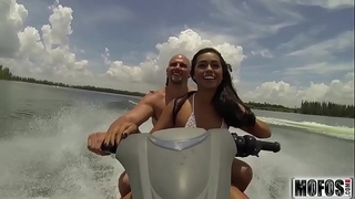 Teens ride the party boat clip starring eva saldana - mofos.com