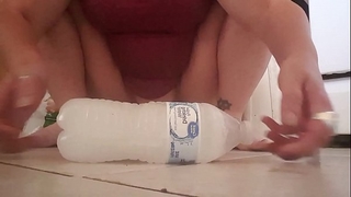 Jynxbunny stuffs a frozen bottle unfathomable in her expecting cookie