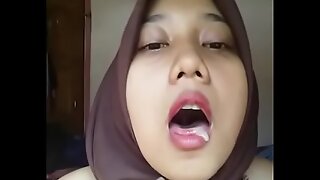 Indonesian Malay Hijabi Marketable 02