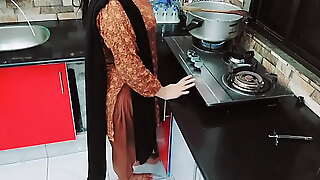 Desi Housewife Fucked Approximately In Kitchen While That babe Is Cooking With Hindi Audio